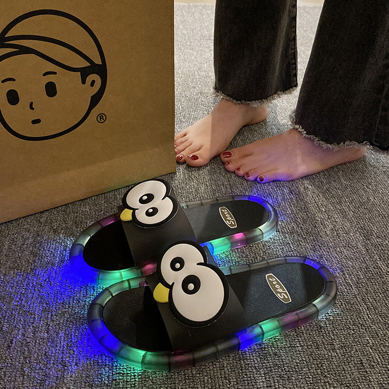 Primepetal™👣👣Cute slippers with cartoon motifs that glow